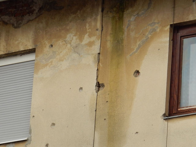 Četničke uspomene na gospićklim fasadama/ Foto arhiva Lika pressa                                                                                                                                                                                         